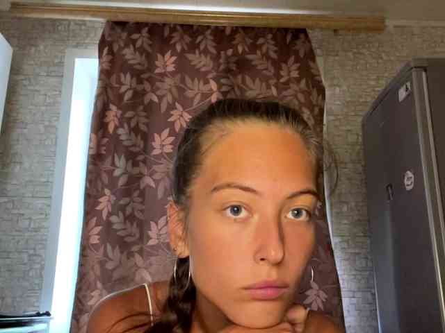 RonnaWillow webcam