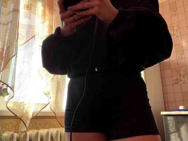 RonnaWillow webcam