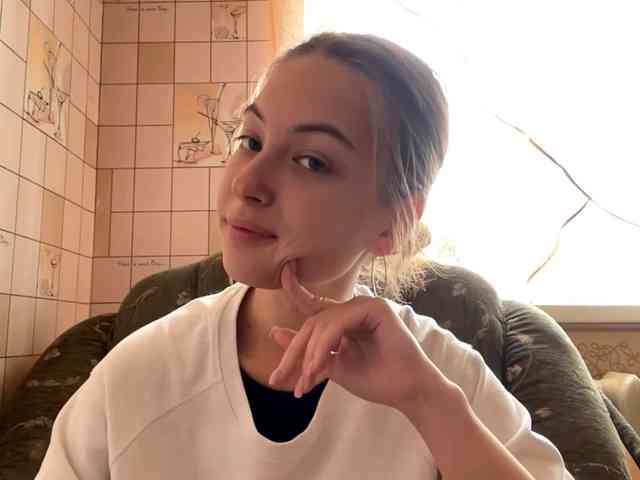 RonnaWillow webcam