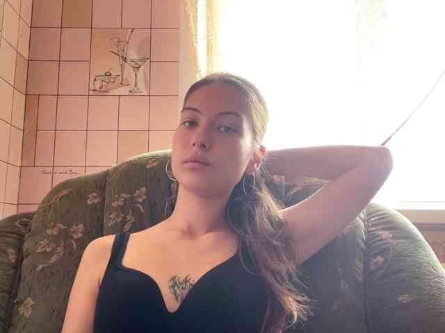 RonnaWillow webcam