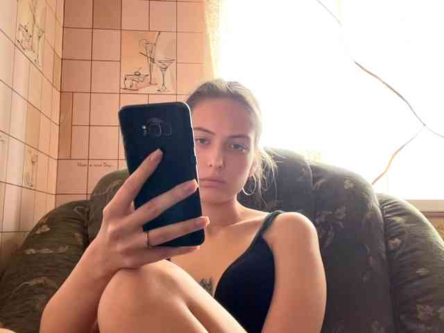 RonnaWillow webcam
