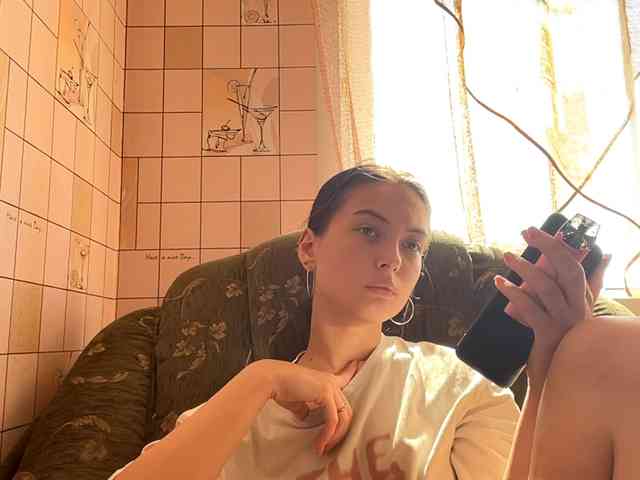 RonnaWillow webcam