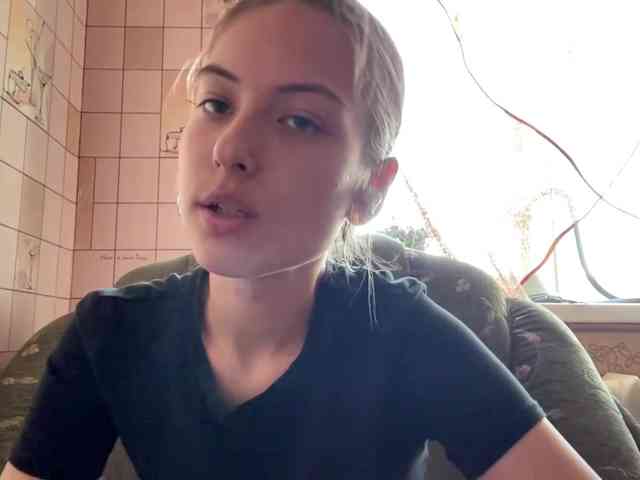 RonnaWillow webcam