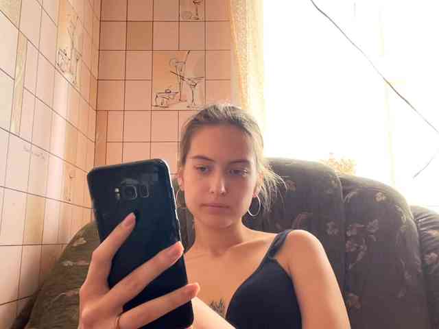 RonnaWillow webcam