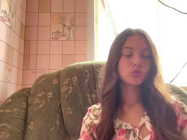 RonnaWillow webcam