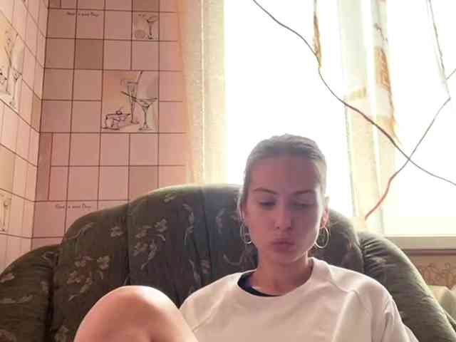 RonnaWillow webcam