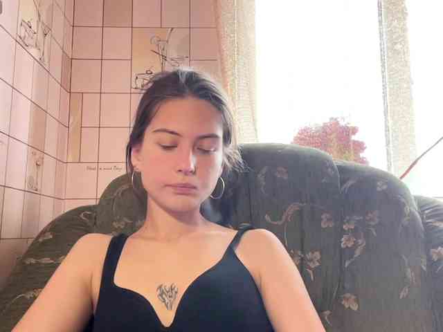 RonnaWillow webcam