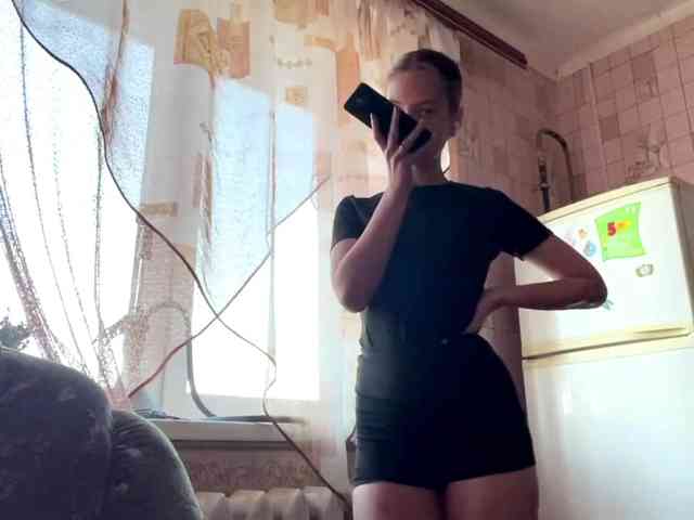 RonnaWillow webcam