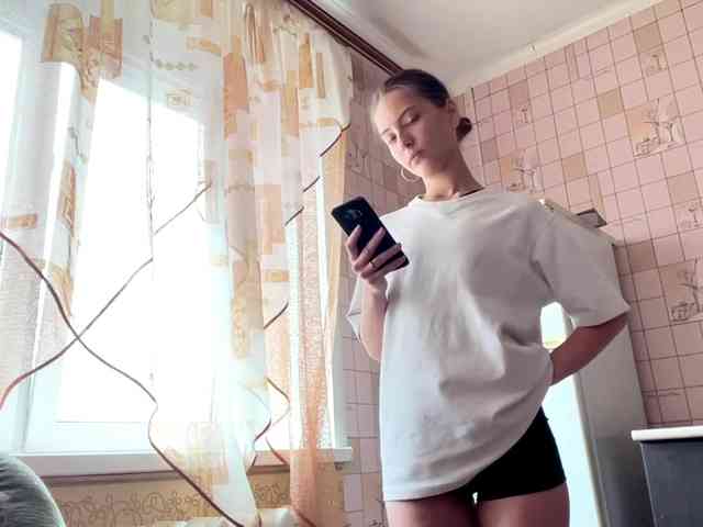 RonnaWillow webcam