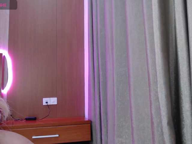 Jee-ssu's BongaCams show and profile