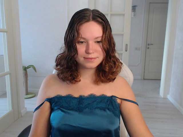 LondonMiley live cam on BongaCams