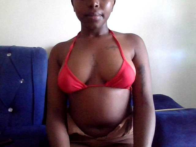 SweetKittyy22 live cam on BongaCams