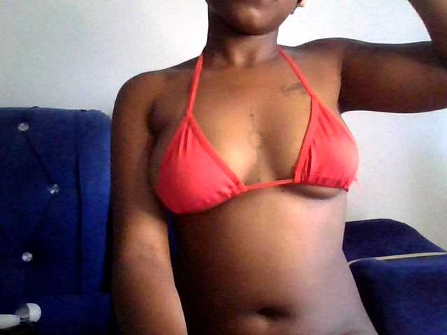 SweetKittyy22 live cam on BongaCams