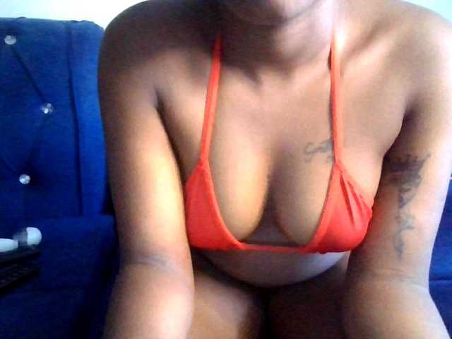 SweetKittyy22 live cam on BongaCams