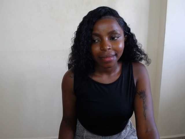 SweetKittyy22 live cam on BongaCams