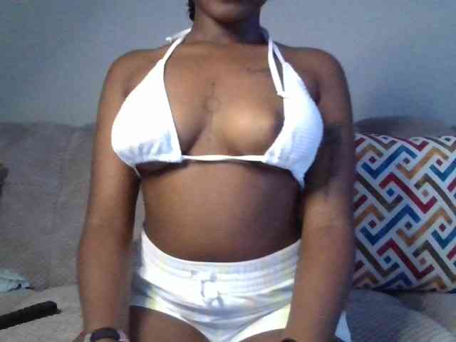 SweetKittyy22 webcam