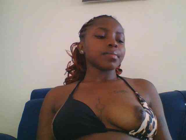 SweetKittyy22 webcam