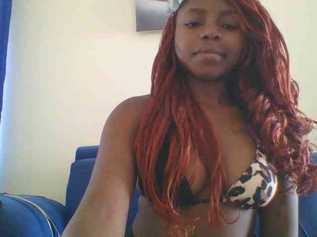 SweetKittyy22 webcam