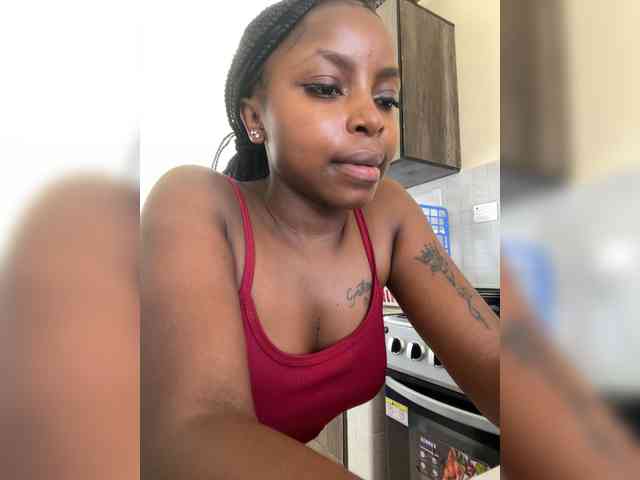SweetKittyy22 webcam