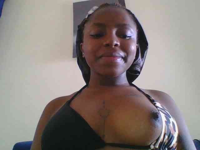 SweetKittyy22 webcam