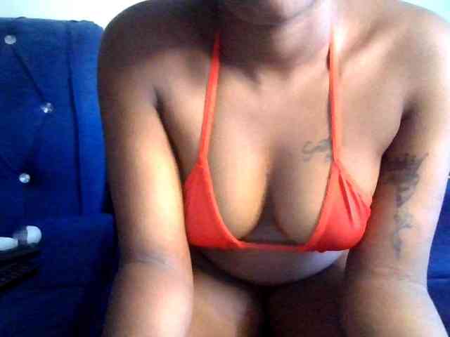SweetKittyy22 webcam
