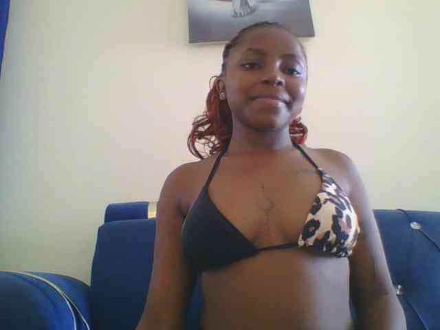 SweetKittyy22 webcam