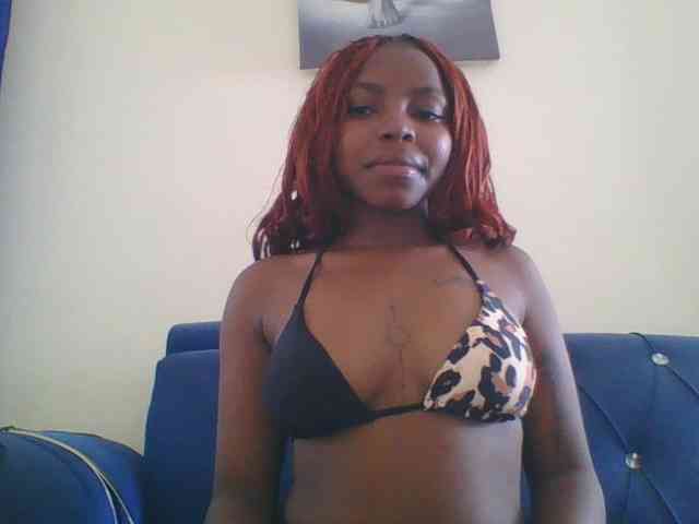 SweetKittyy22 webcam