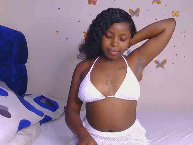 SweetKittyy22 webcam