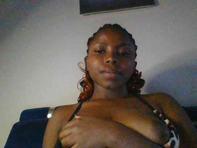 SweetKittyy22 webcam