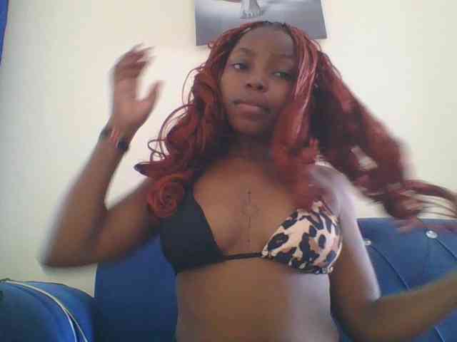SweetKittyy22 webcam
