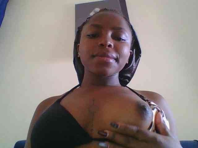 SweetKittyy22 webcam
