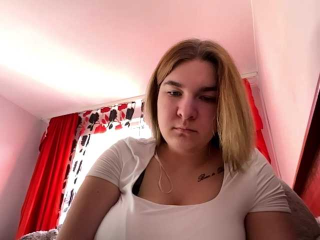 ToyaDerringer's BongaCams show and profile