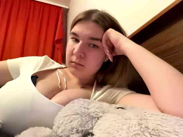 ToyaDerringer webcam