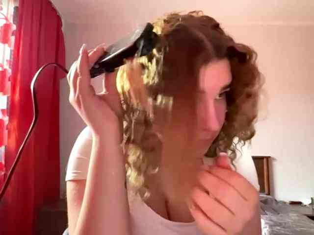 ToyaDerringer webcam