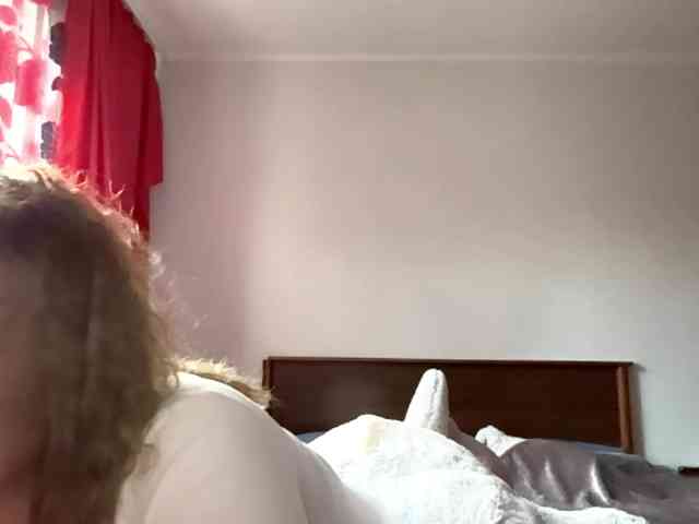 ToyaDerringer webcam