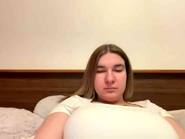 ToyaDerringer webcam