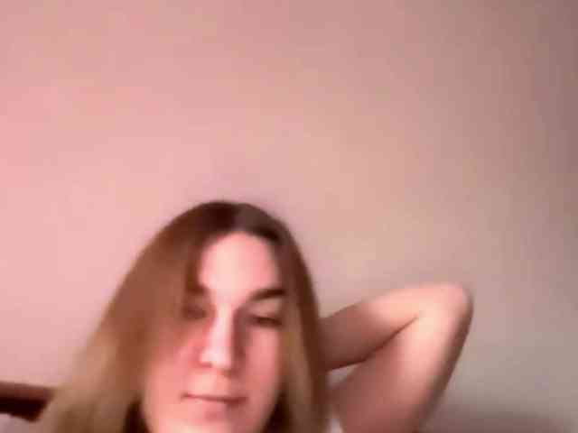 ToyaDerringer webcam