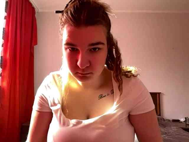 ToyaDerringer webcam