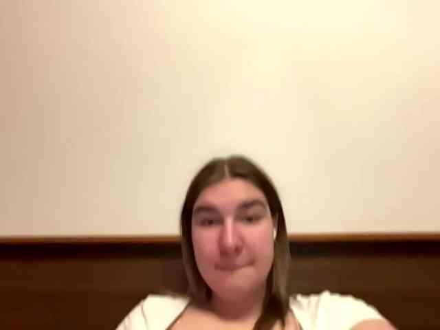 ToyaDerringer webcam