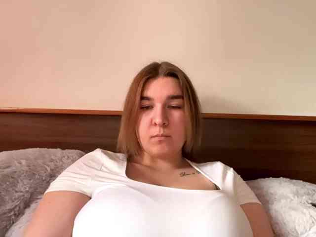 ToyaDerringer webcam