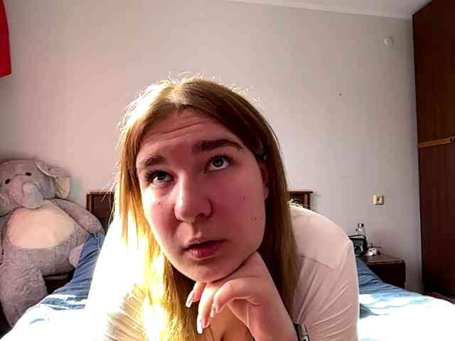 ToyaDerringer webcam