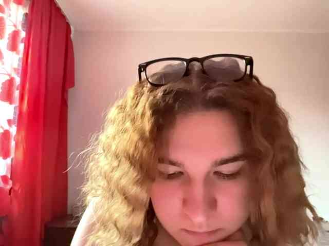 ToyaDerringer webcam