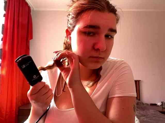 ToyaDerringer webcam