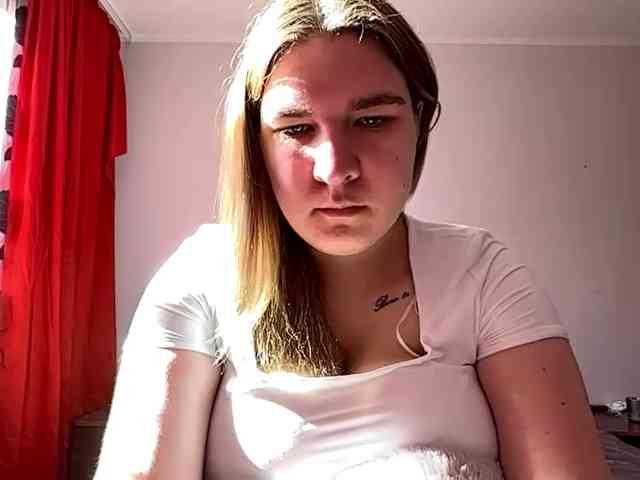 ToyaDerringer webcam