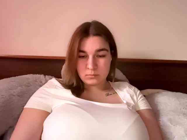 ToyaDerringer webcam