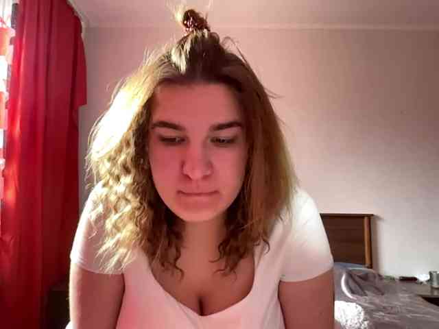 ToyaDerringer webcam