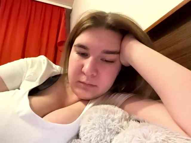 ToyaDerringer webcam