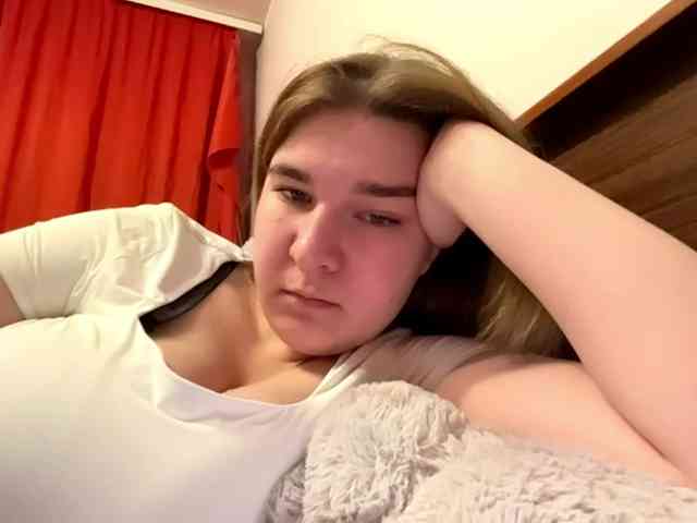 ToyaDerringer webcam