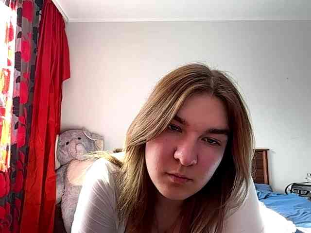 ToyaDerringer webcam