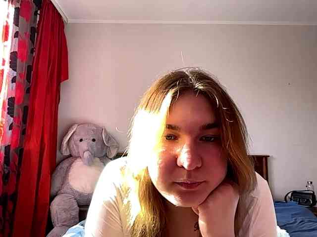 ToyaDerringer webcam